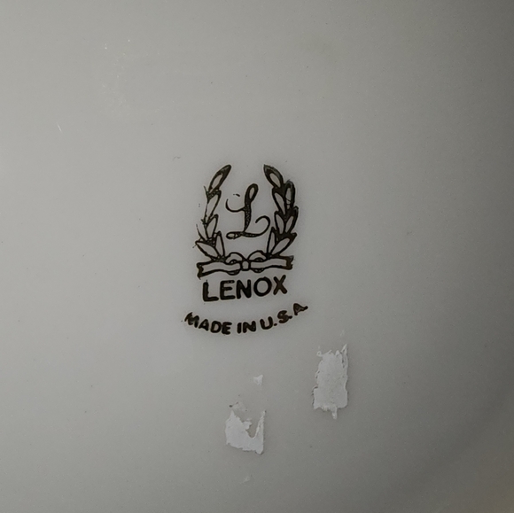 Lenox Hand Decorated with 24K Gold Bowl - Picture 4 of 6